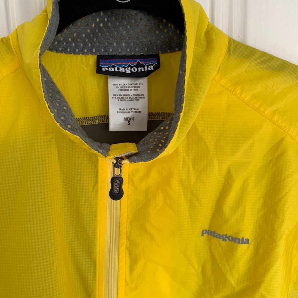 Patagonia light windbreaker men’s Small